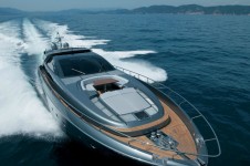 Yacht Rhino -  Forward